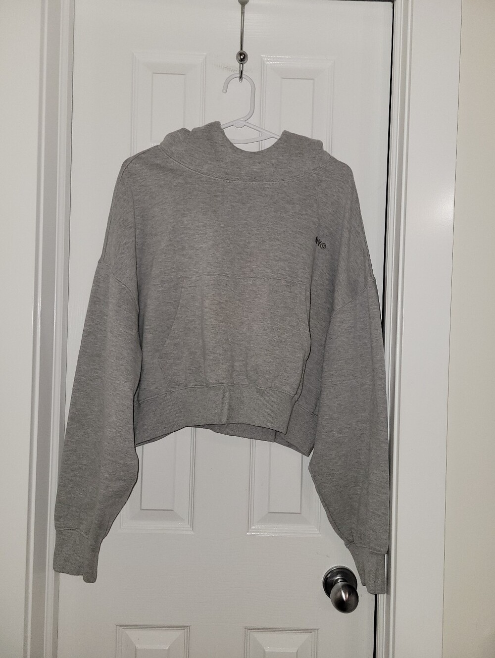 Gray Cropped Hoodie Sweatshirt with NYC Embroidery Size L